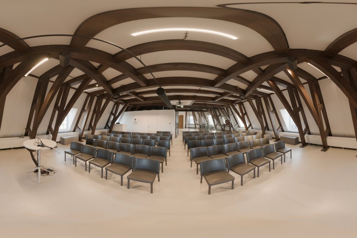 Indoor Environment HDRI 018