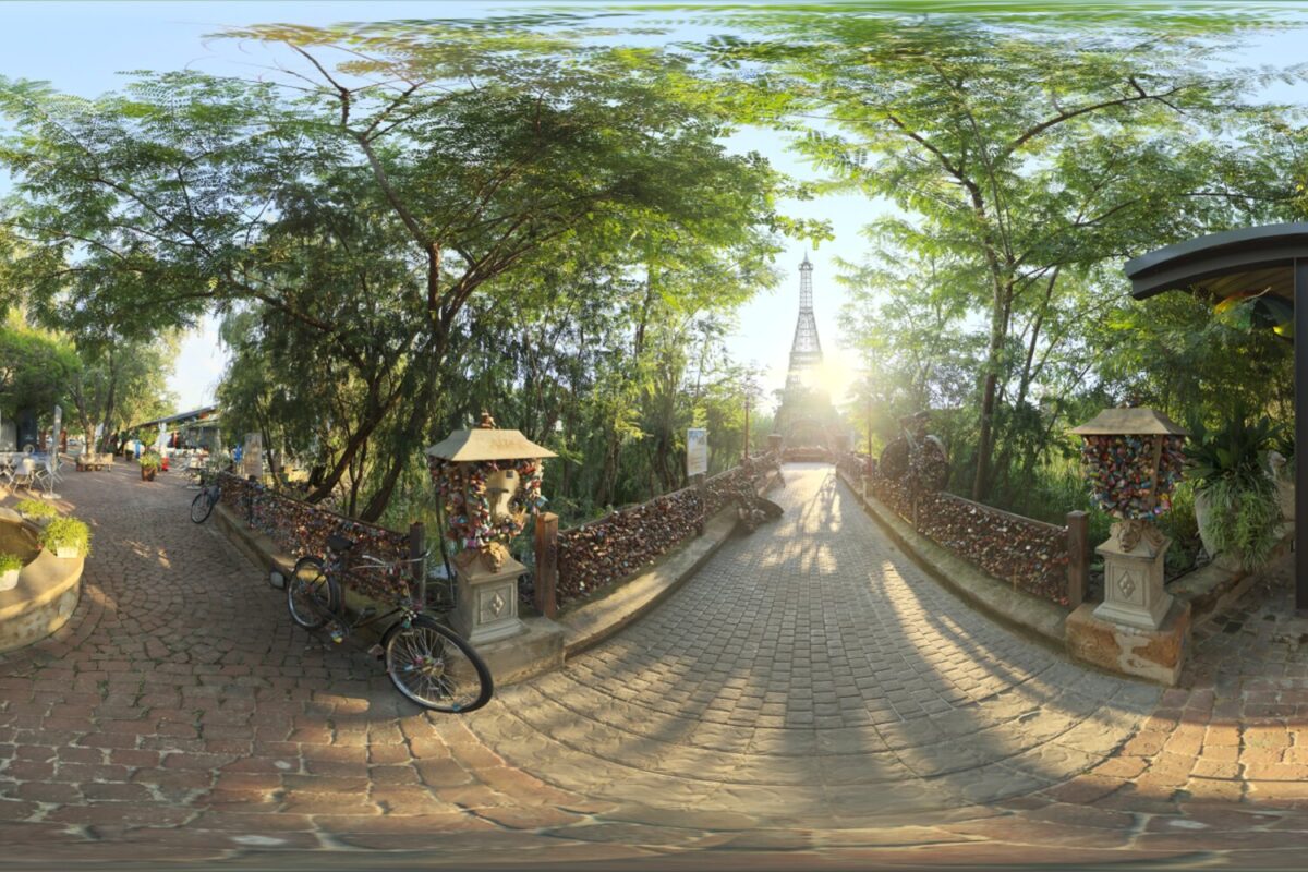 Little Paris Eiffel Tower HDRI