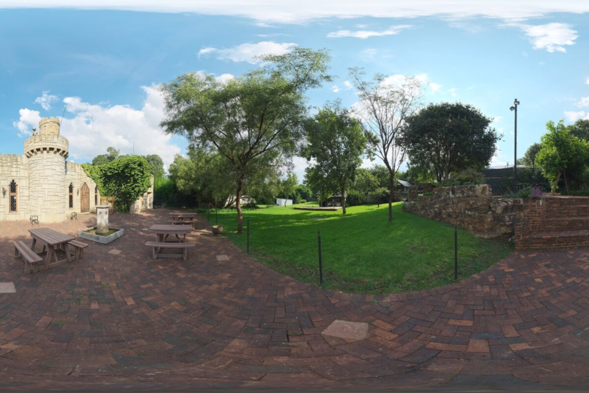 Medieval Cafe HDRI