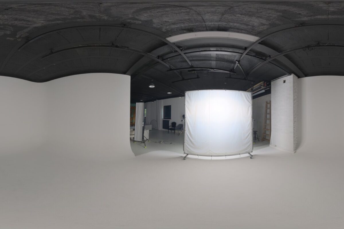 Monochrome Studio 03 HDRI