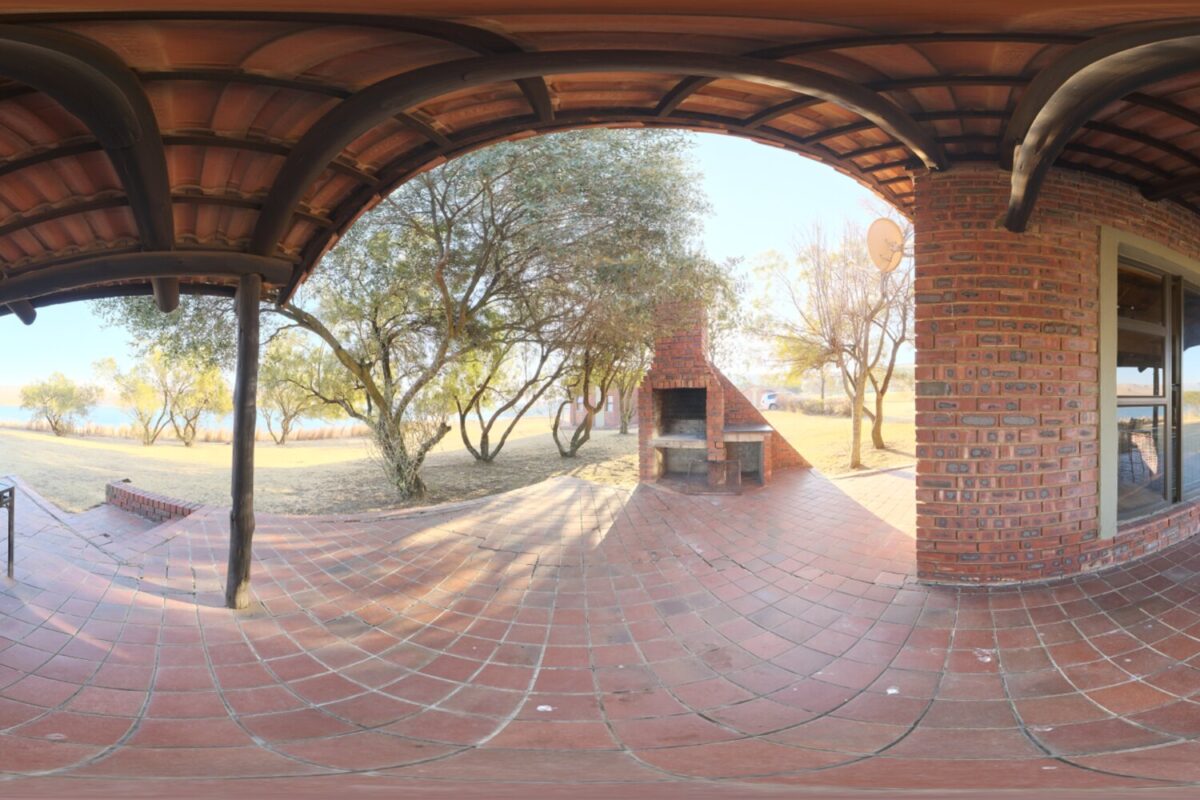 Qwantani Patio HDRI