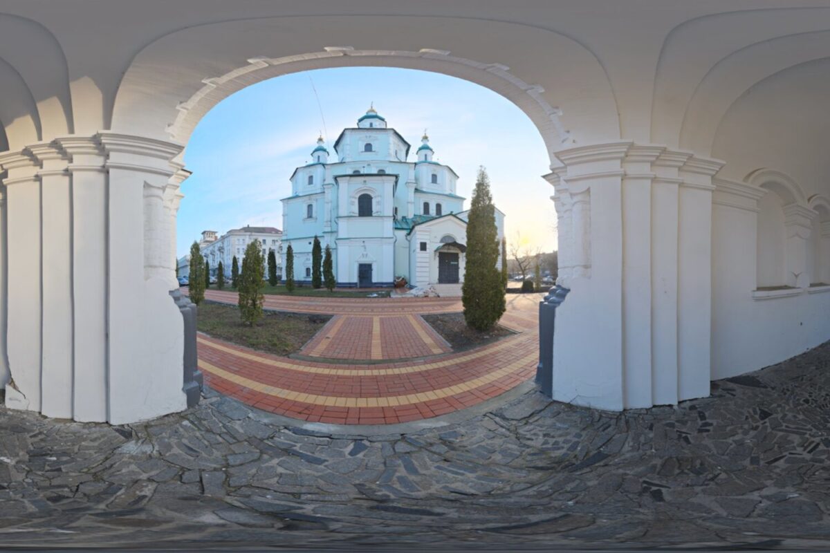 Small Cathedral 02 HDRI