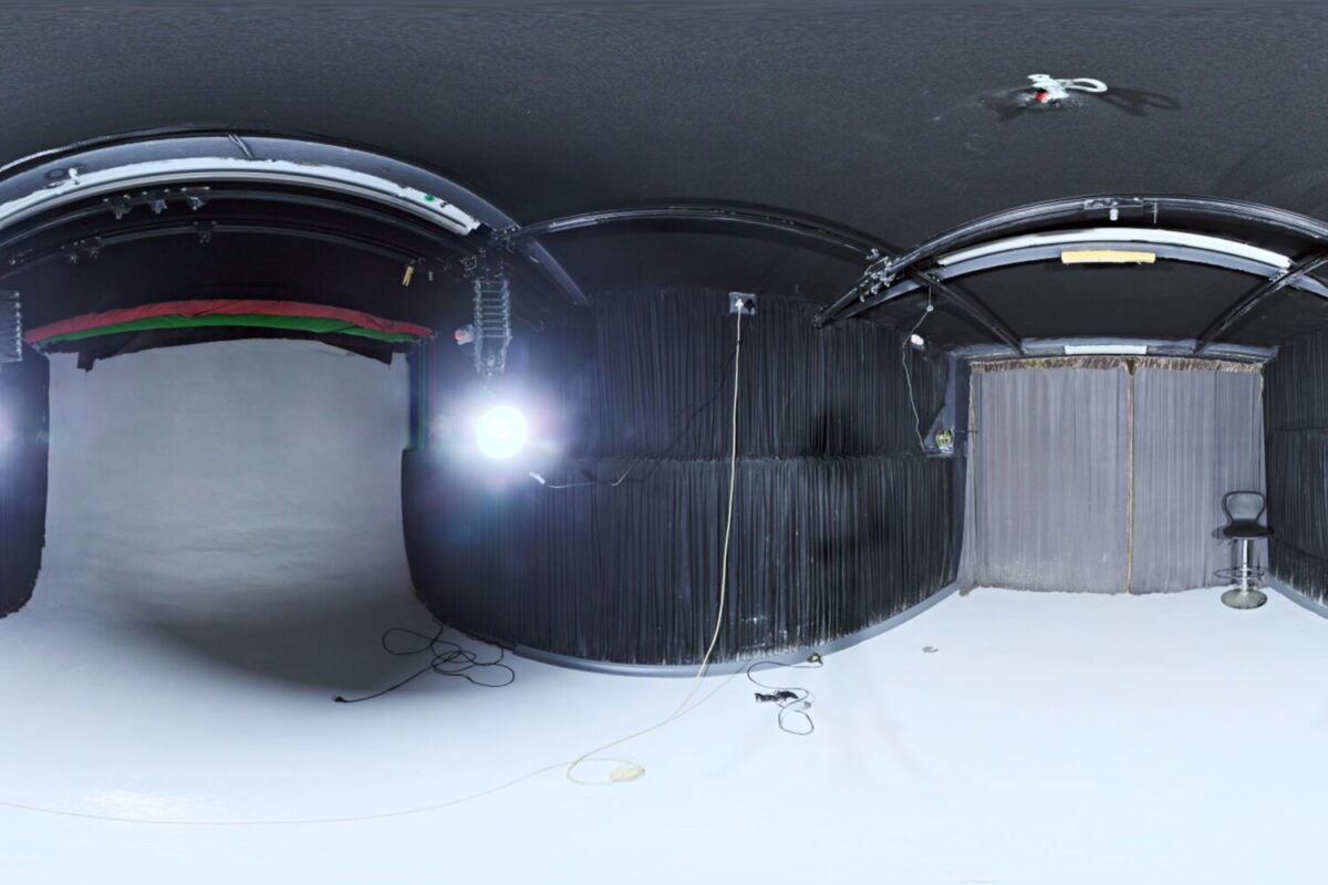 Studio Small 04 HDRI