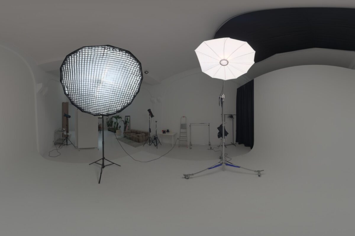 White Studio 02 HDRI