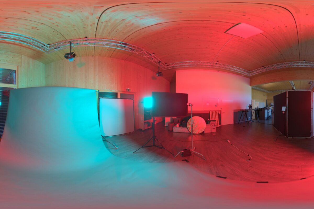 Wooden Studio 09 HDRI